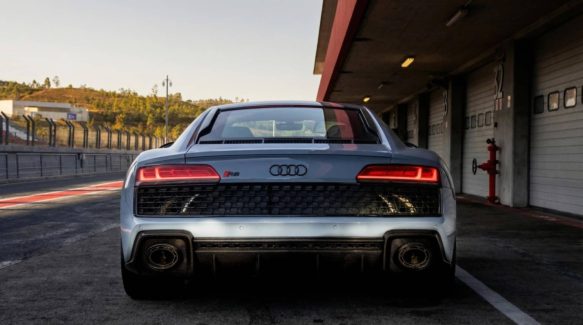 Audi R8 - View 2