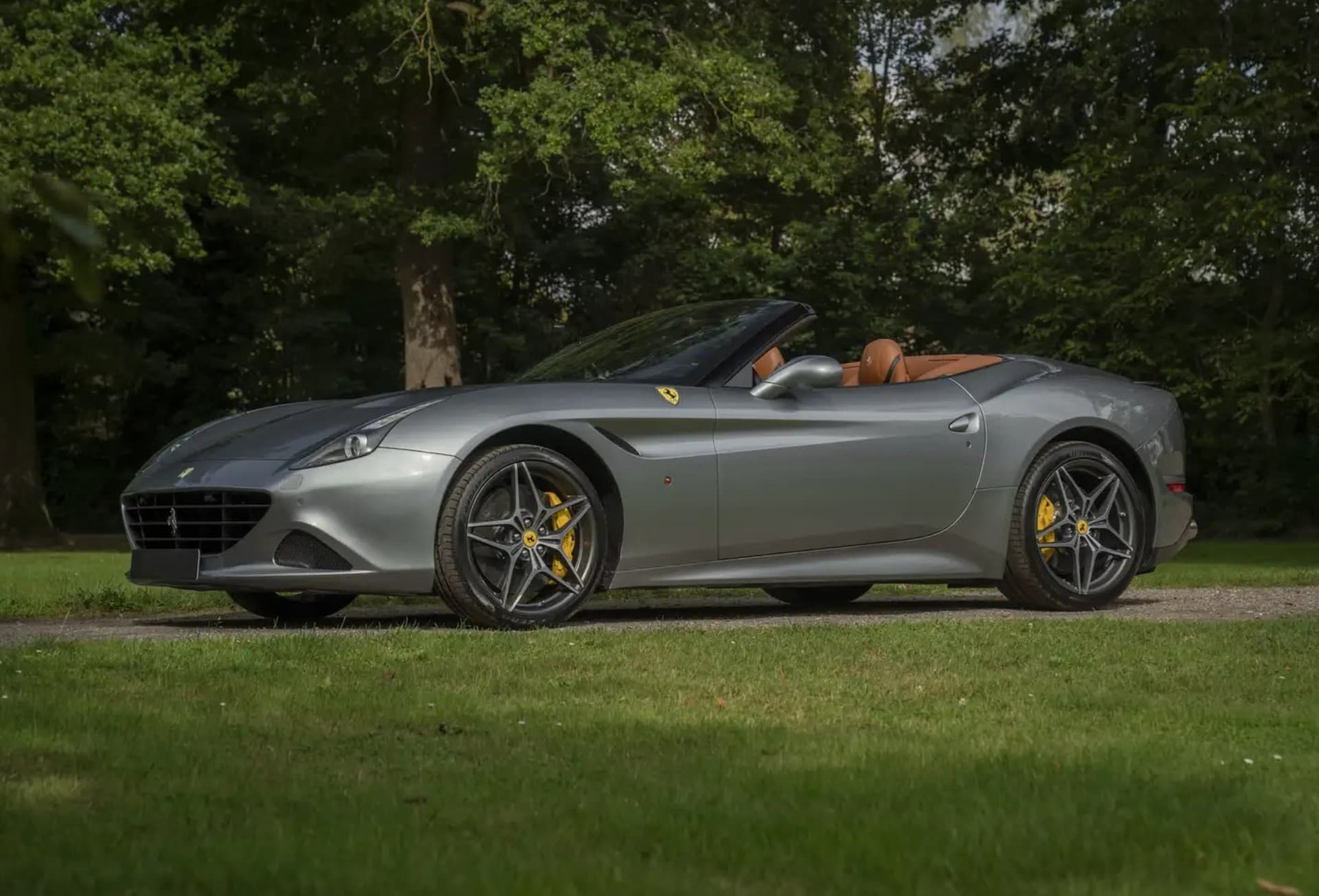 Ferrari California front view - luxury car rental Algarve Lisbon Portugal