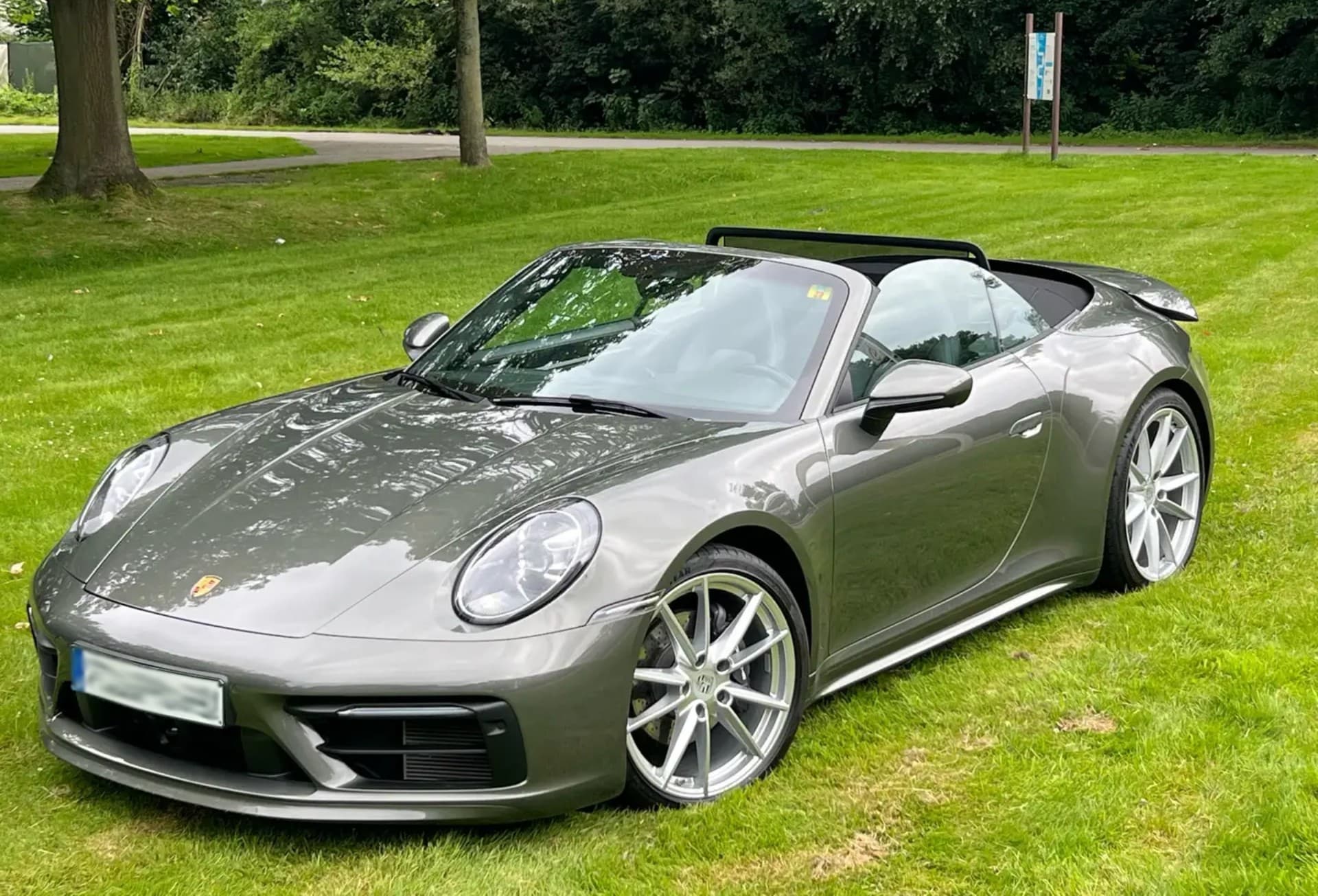 Porsche 911 Cabrio front view - luxury car rental Algarve Lisbon Portugal