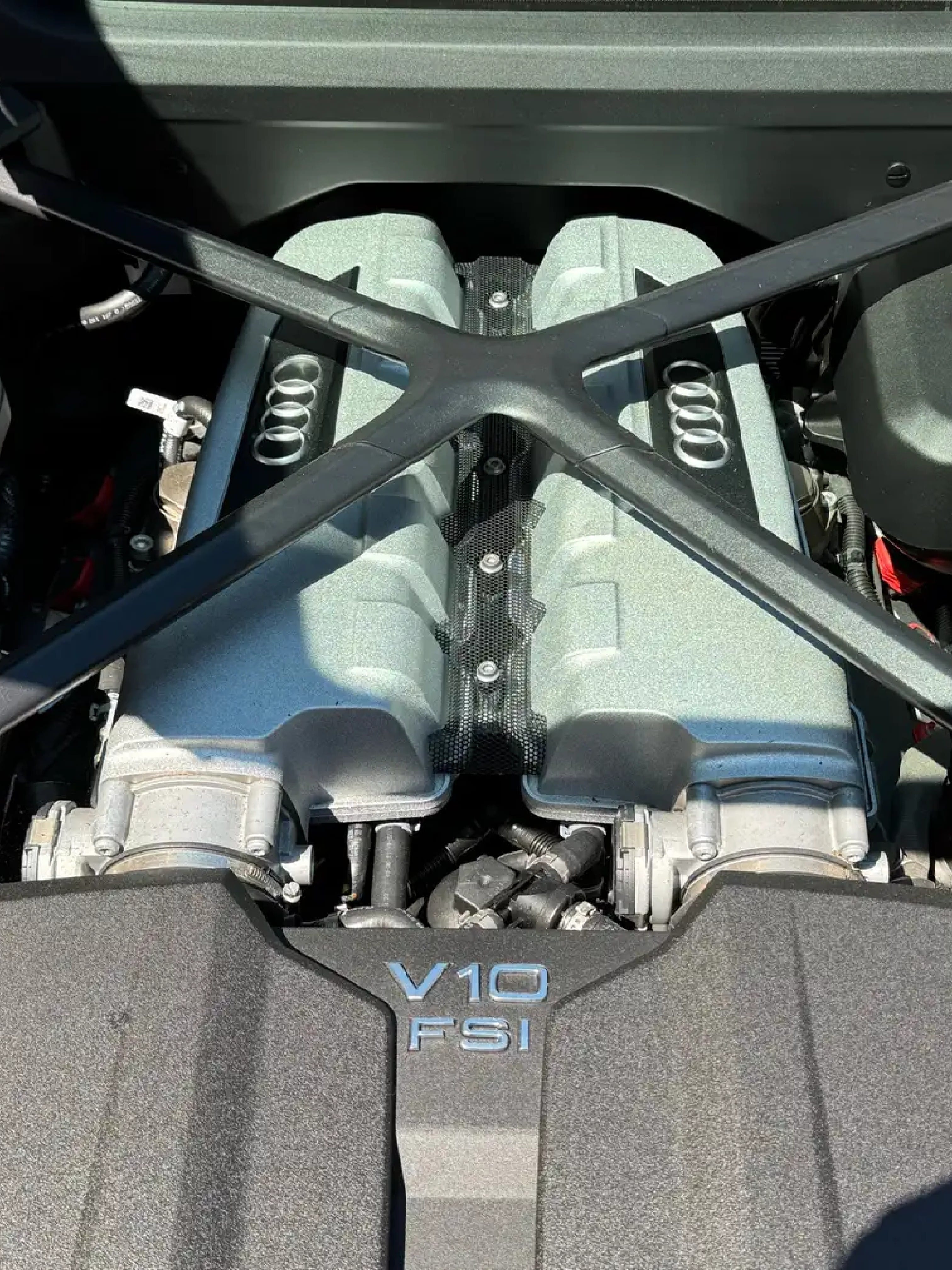 Audi R8 - View 2