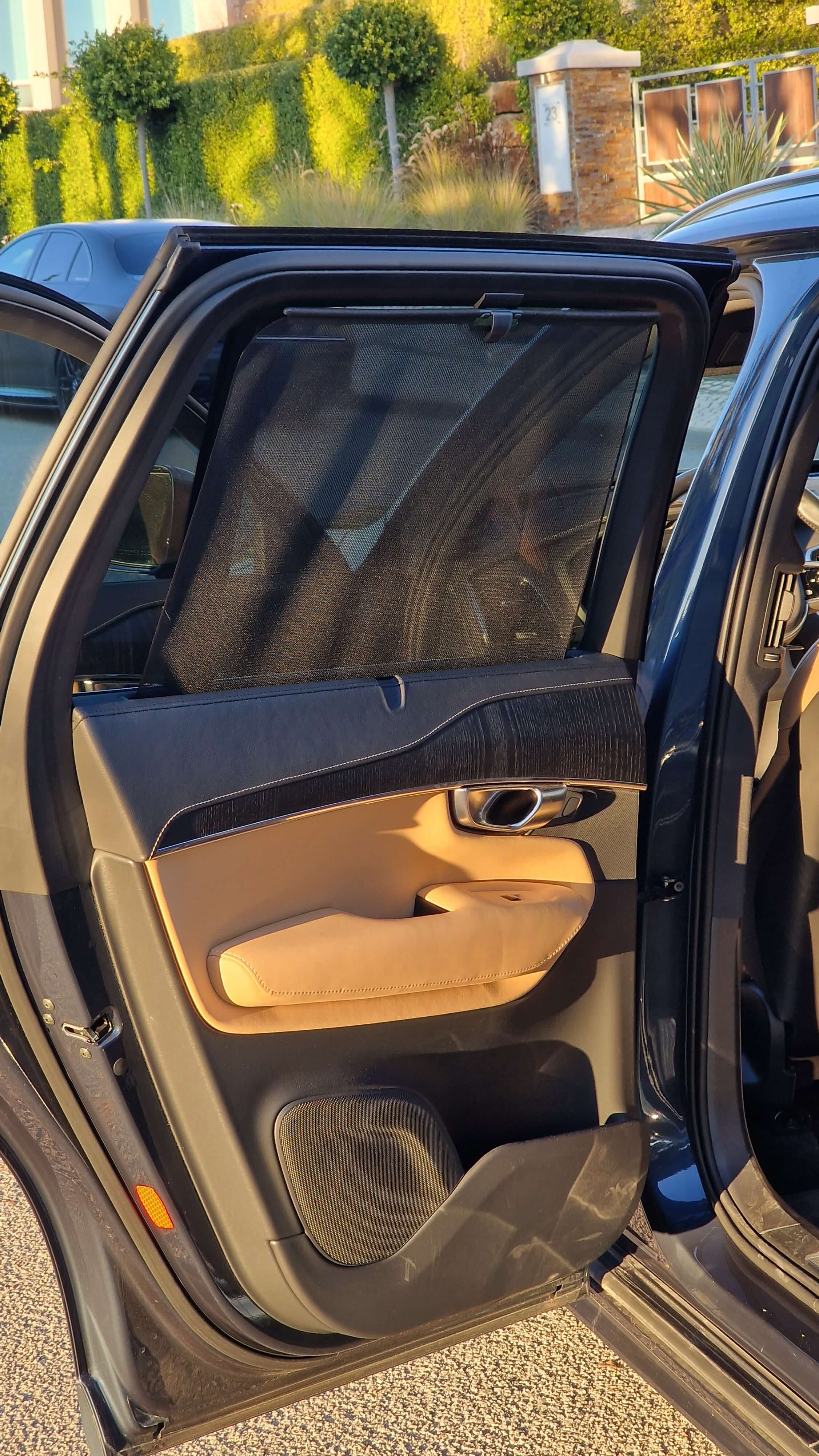 Volvo XC90 - View 3