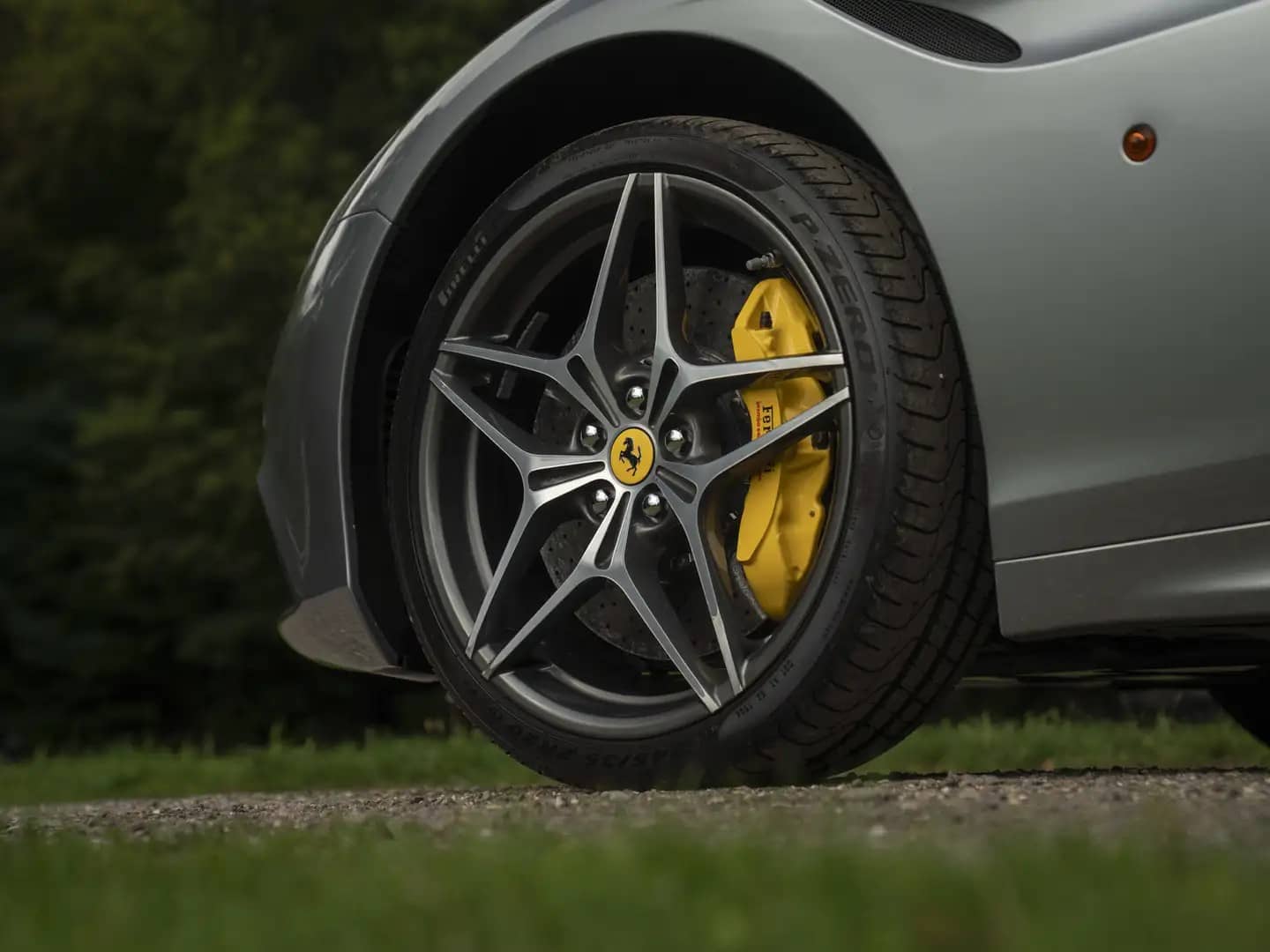 Ferrari California - View 2