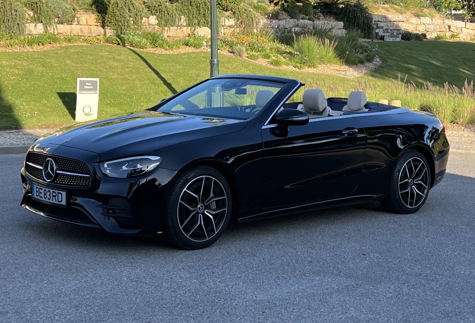 Mercedes E300 Cabrio - View 1