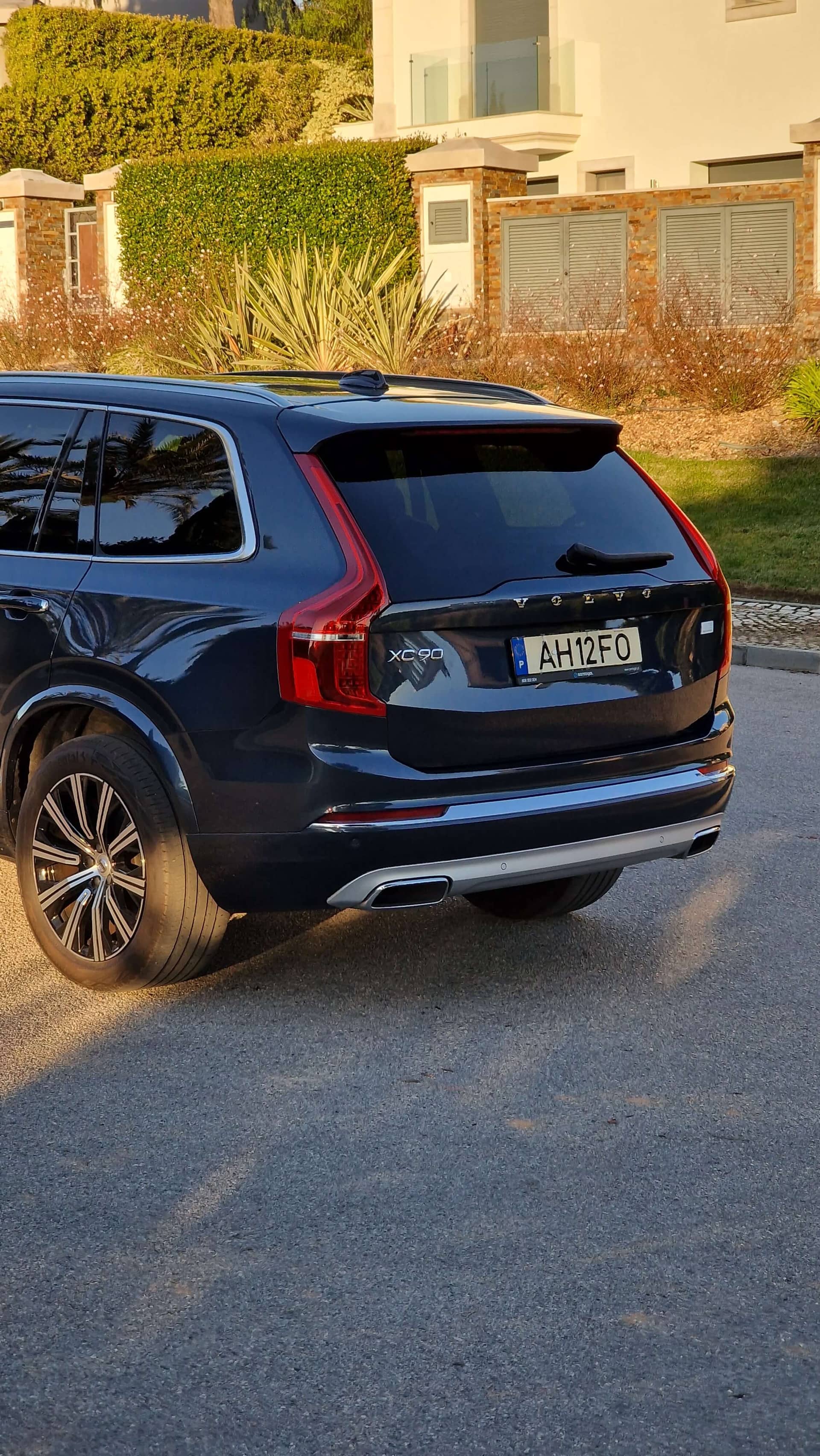 Volvo XC90 - View 2