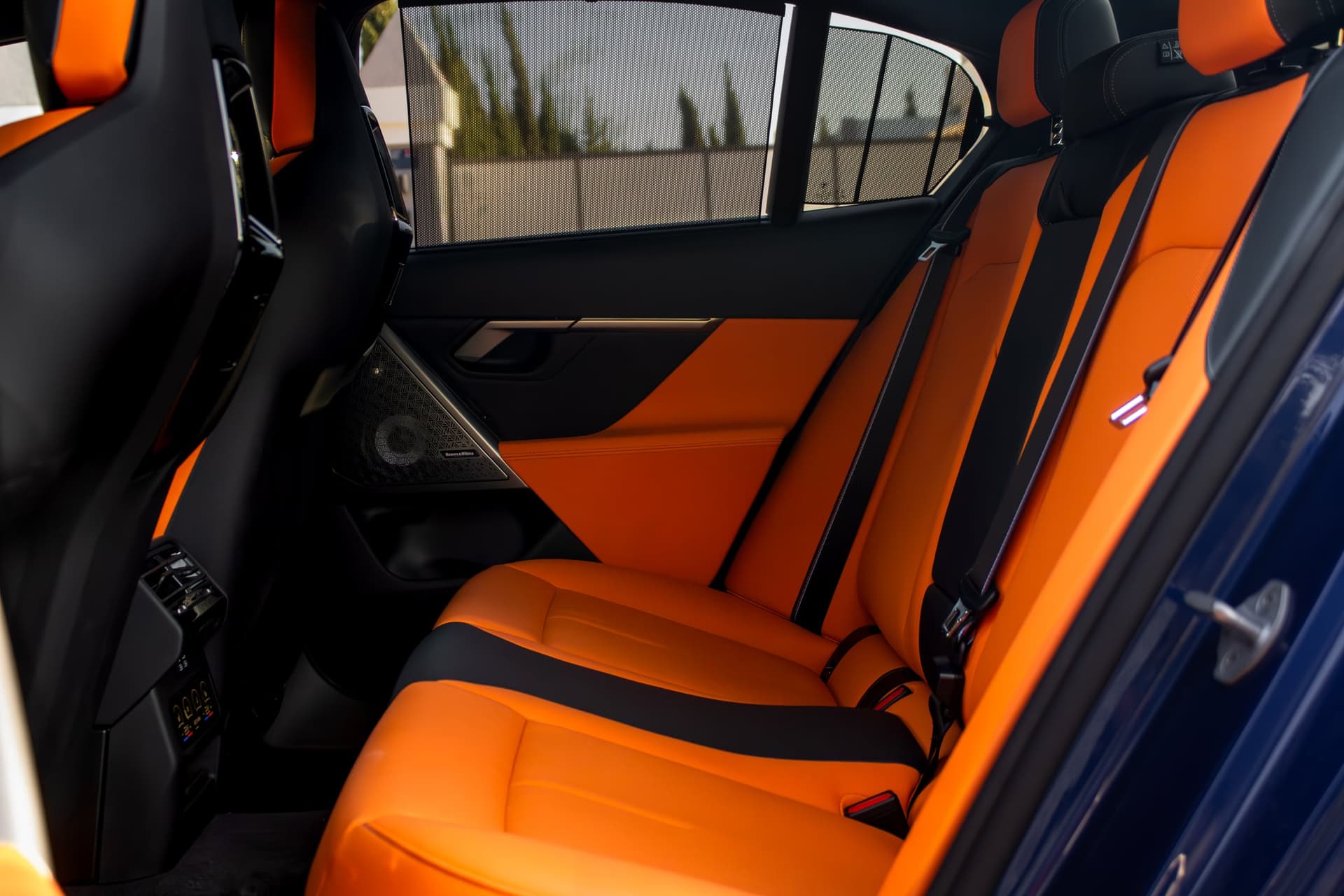 BMW M5 G90 - luxury car rental Algarve Lisbon Portugal (7)