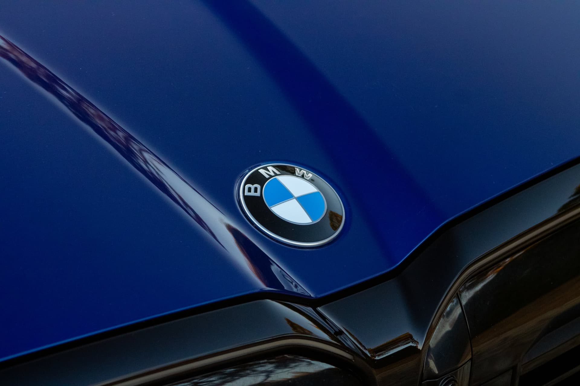 BMW M5 G90 - luxury car rental Algarve Lisbon Portugal (12)