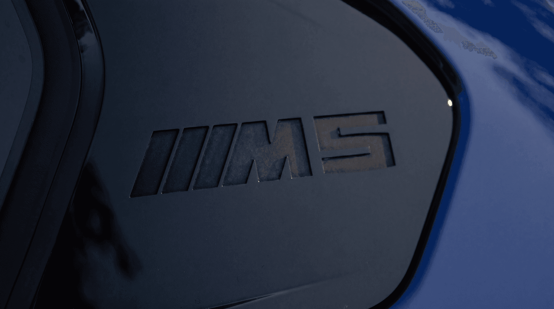 BMW M5 G90 - luxury car rental Algarve Lisbon Portugal (13)