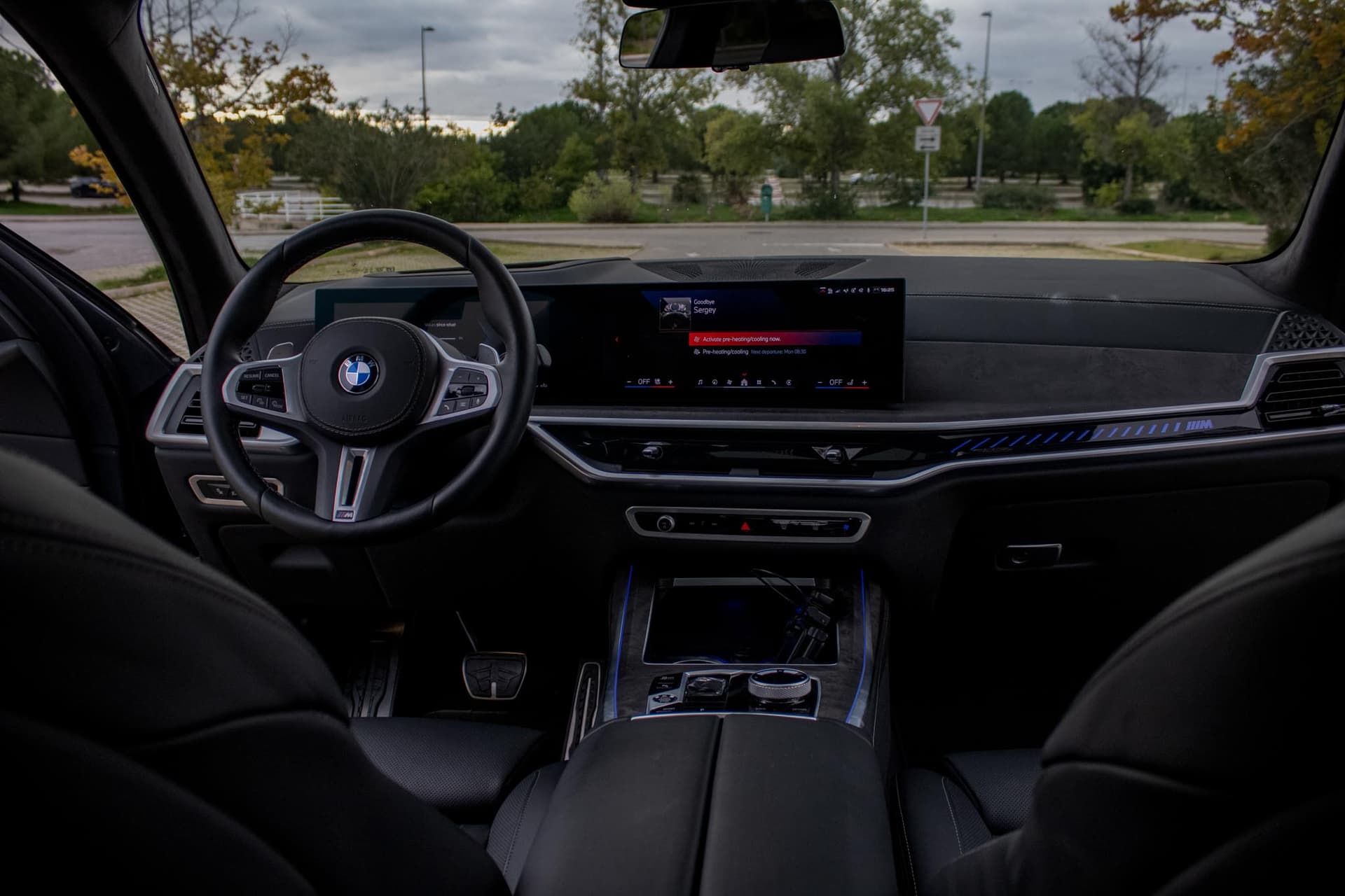 BMW X7 M60i - luxury car rental Algarve Lisbon Portugal (8)
