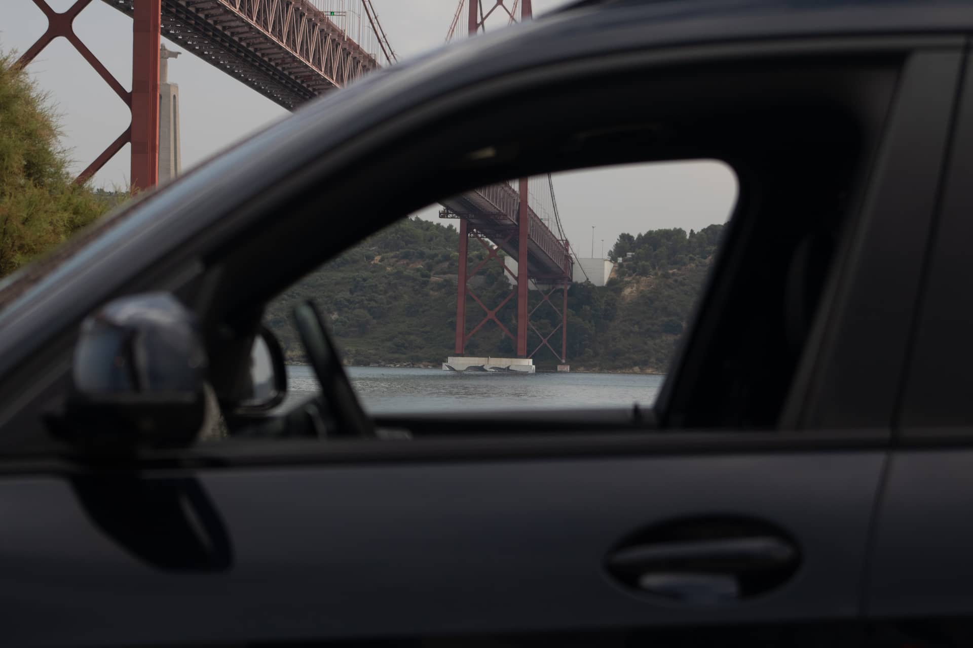 BMW X7 40i rental Portugal - gallery image 6