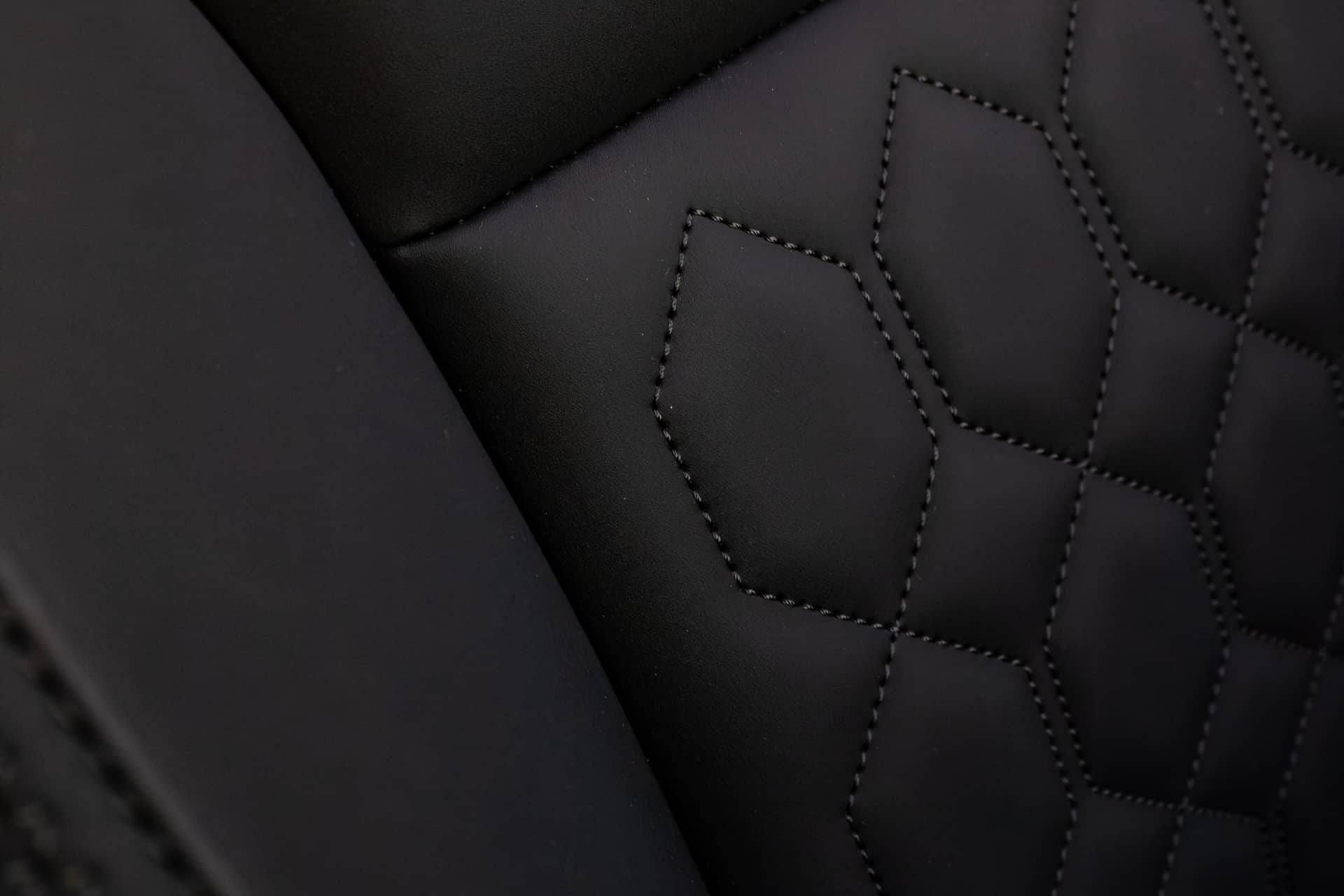 NEW Volvo XC90 rental Portugal - gallery image 9