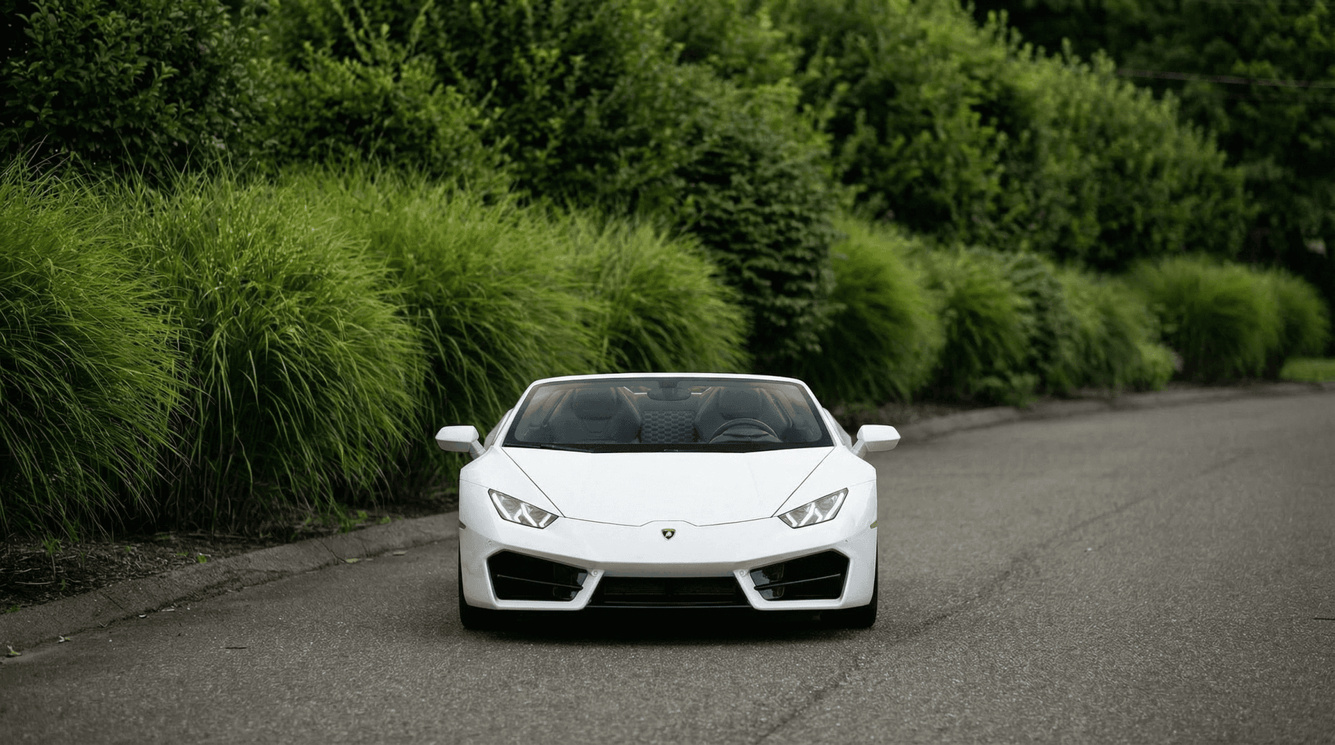 Lamborghini Huracán front view - luxury car rental Algarve Lisbon Portugal