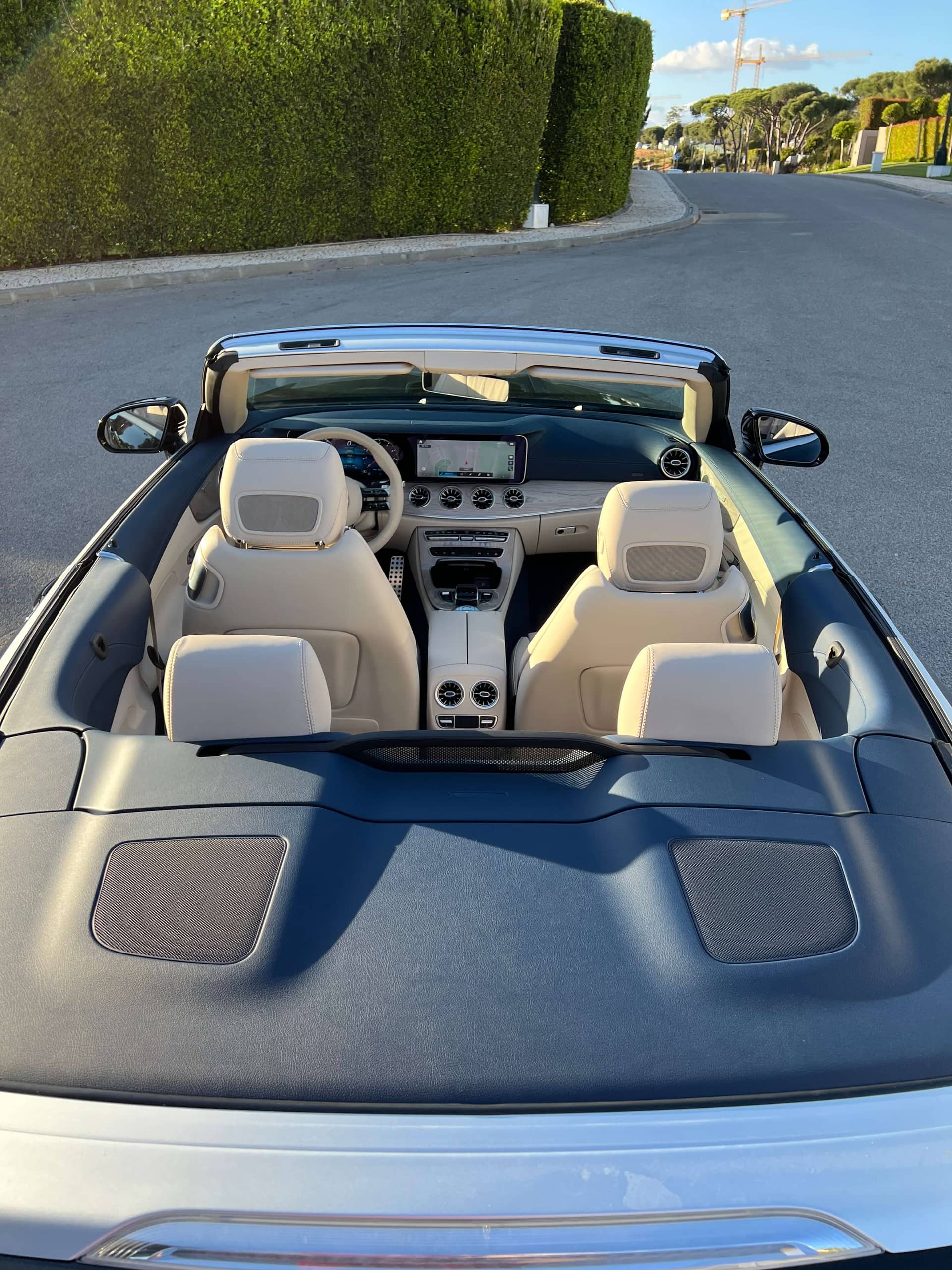 Mercedes E300 Cabrio rental Portugal - gallery image 2