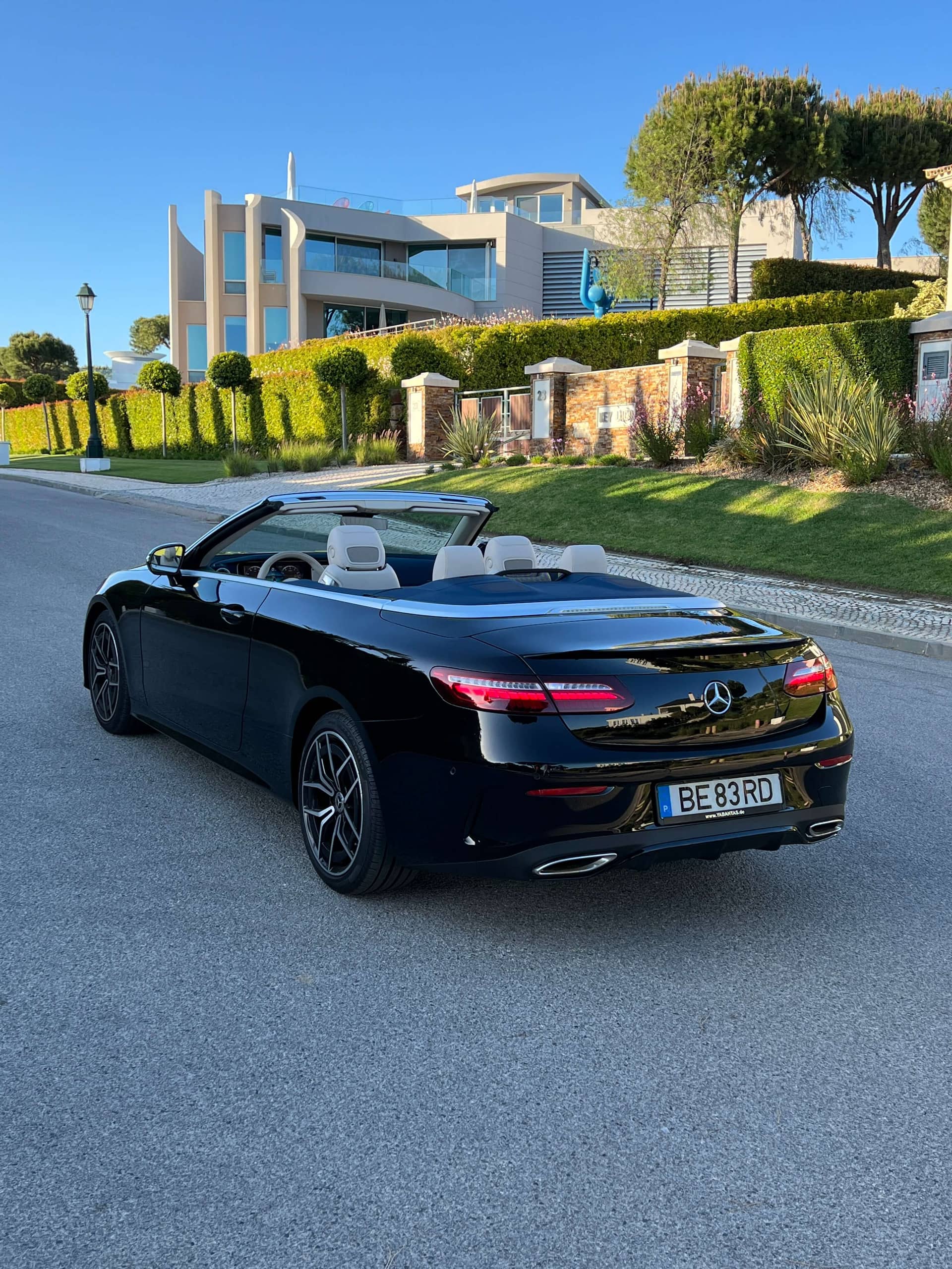 Mercedes E300 Cabrio rental Portugal - gallery image 3