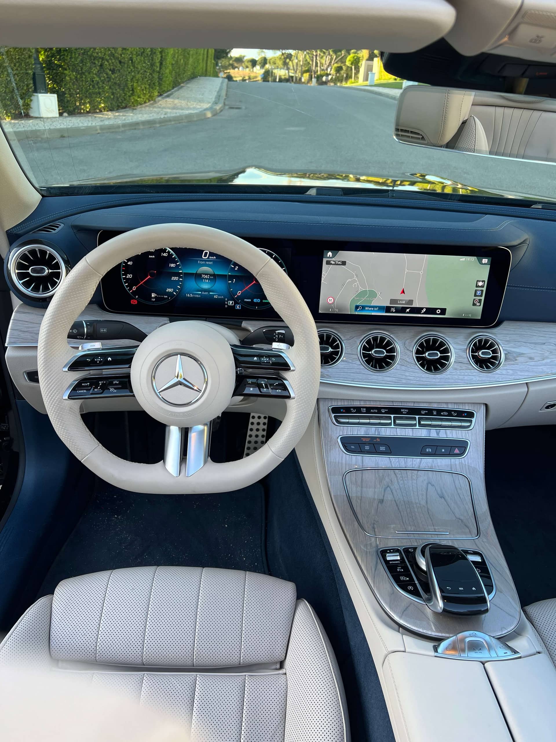 Mercedes E300 Cabrio rental Portugal - gallery image 5