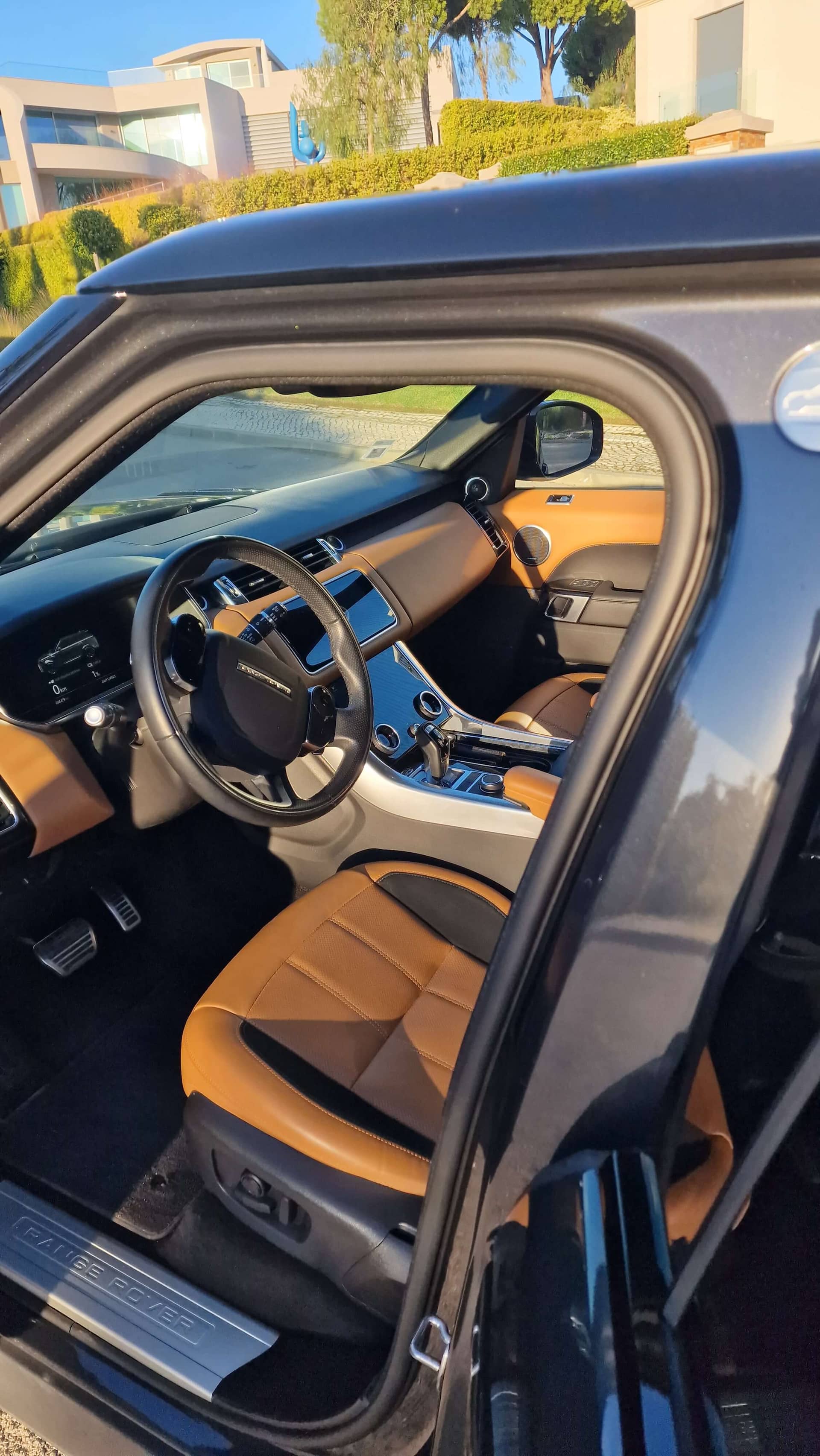 Range Rover Sport rental Portugal - gallery image 5