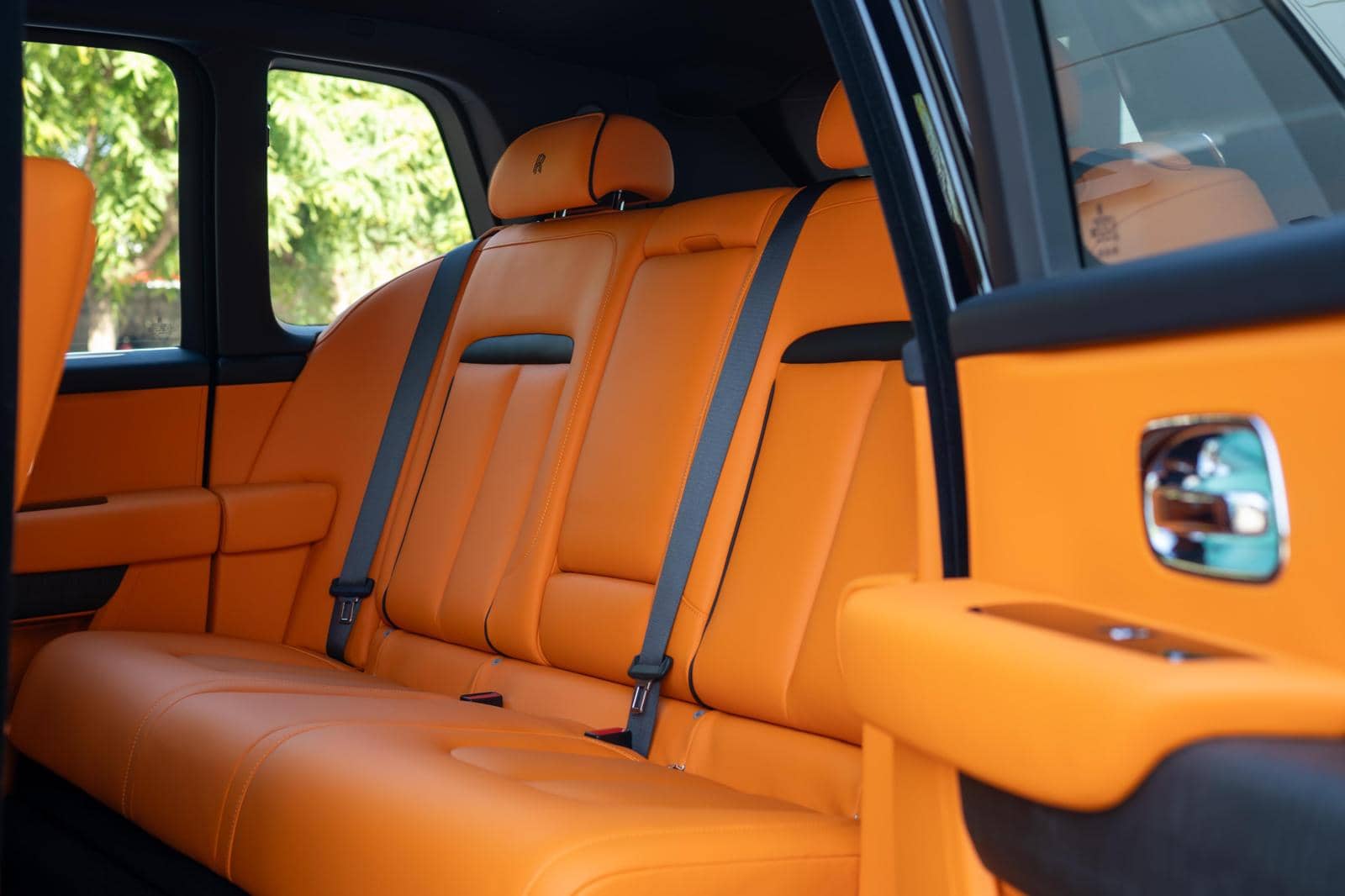 Rolls-Royce Cullinan rental Portugal - gallery image 4